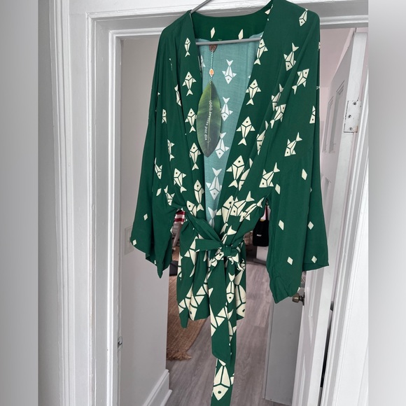 Farm Rio Fish Design flowy Kimono top - Picture 7 of 10